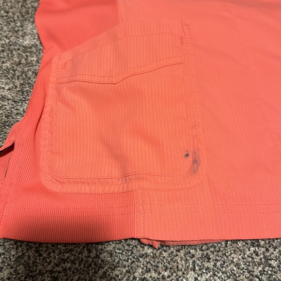 Koi lite Nursing scrub set. Top M slim fit and bottoms M petite. - Picture 6 of 6